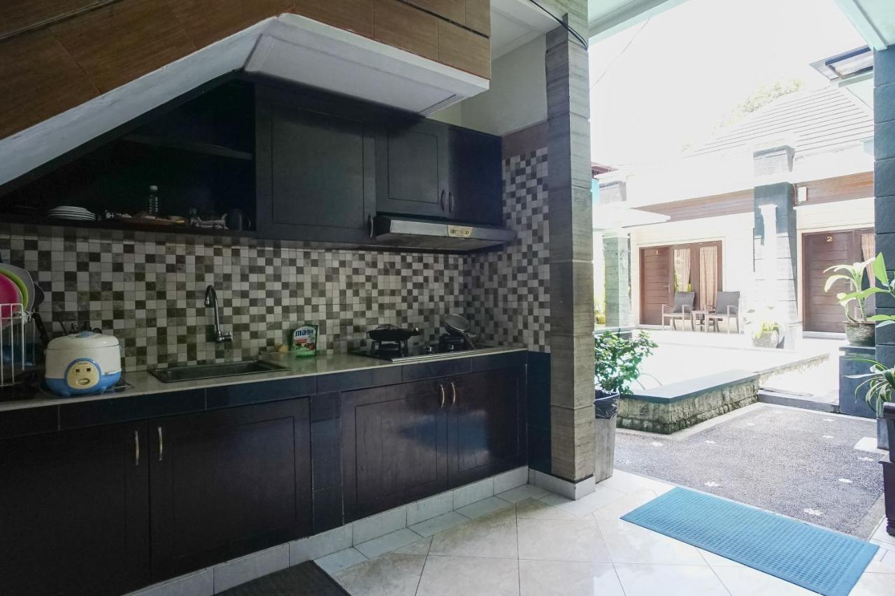 Denays Guesthouse Jimbaran Exterior foto